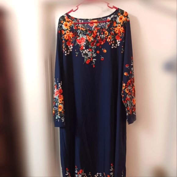 Navy Blue Plus Size Womens Flowery Dress - Picture 1 of 2